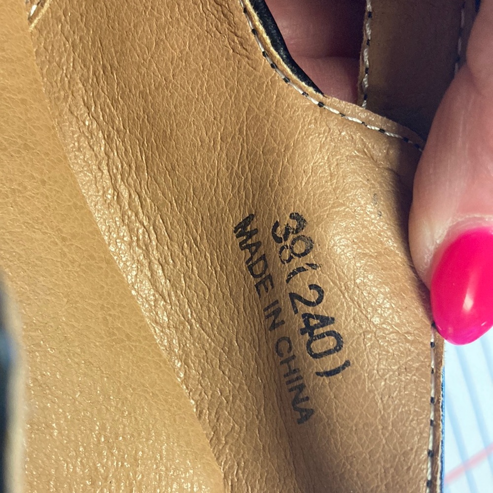 I am trying to return the shoes they are not sized right